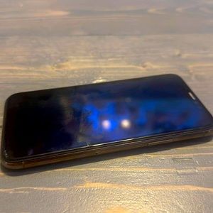 Selling my iphone 11 pro . Reason got a new phone